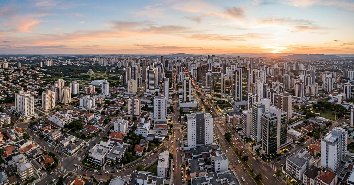 Vista aérea de Curitiba representando o mercado local para agências de marketing digital